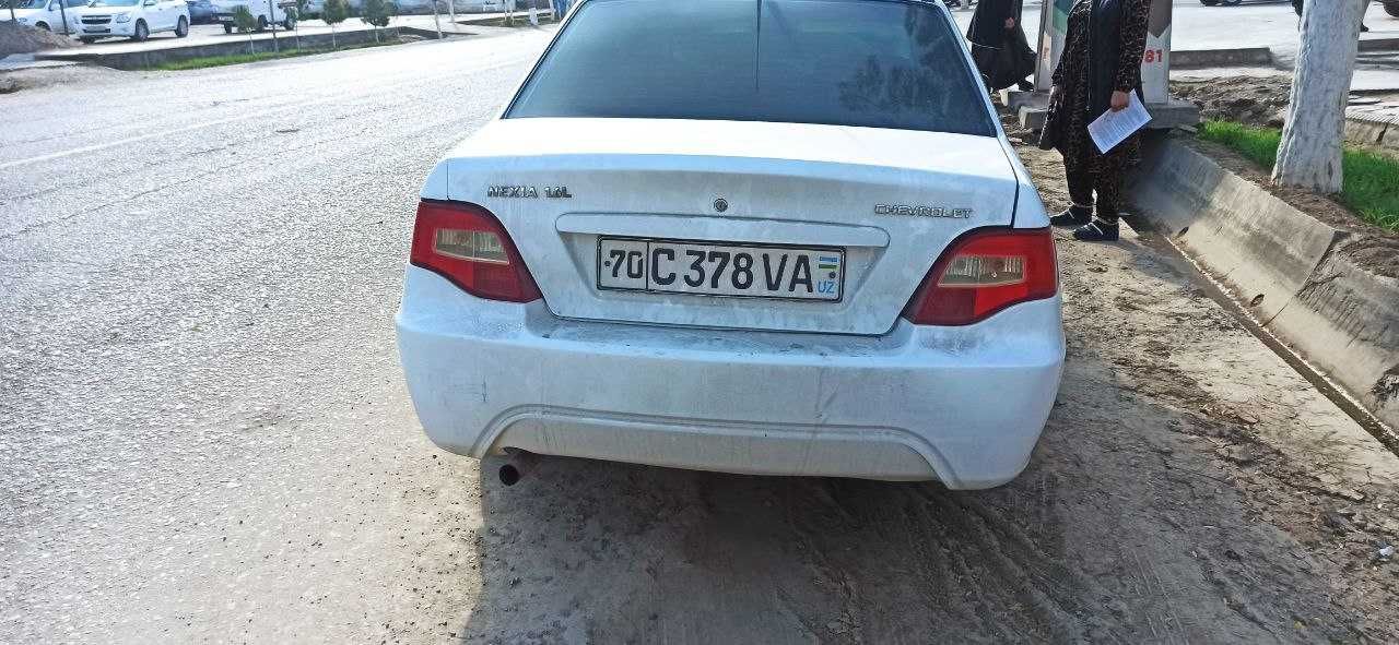 Nexia 2 avtomashinasi sotiladi narxi tushib beramiz