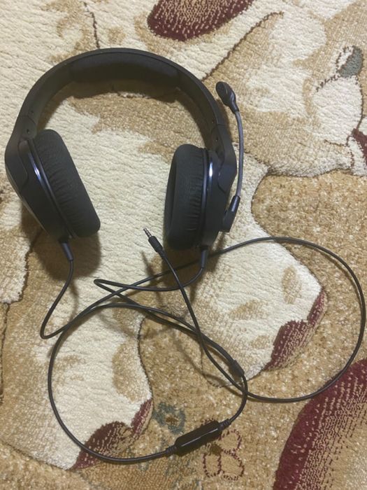 Vand casti HyperX