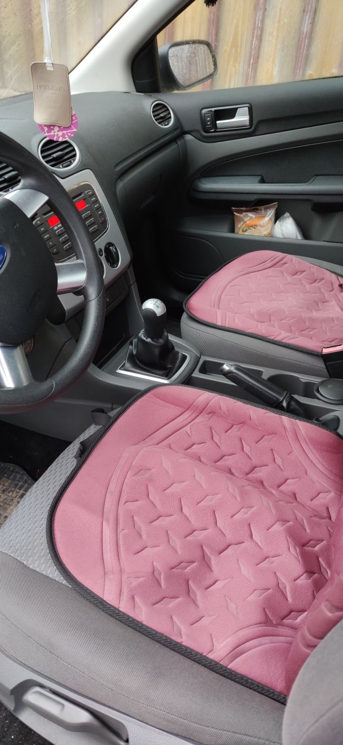 Ocazie,se vinde Ford focus 2008 1,6 benzina cu 105000 km reali