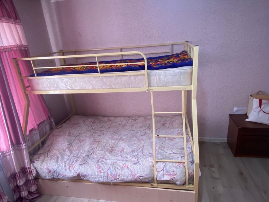 Двухъярусная кровать