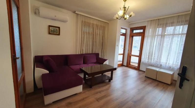 Дава се под наем Двустаен апартамент в Пловдив, Център - 70 кв.м за 350 € - Снимка #1