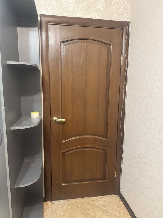 Продаю дверь хорошего качество , деревення