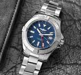 Breitling Avenger GMT 45mm