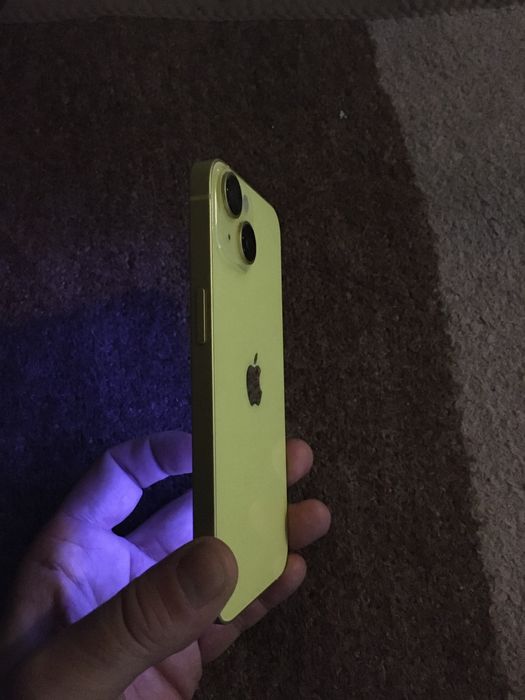 Vand iPhone 14 Yellou