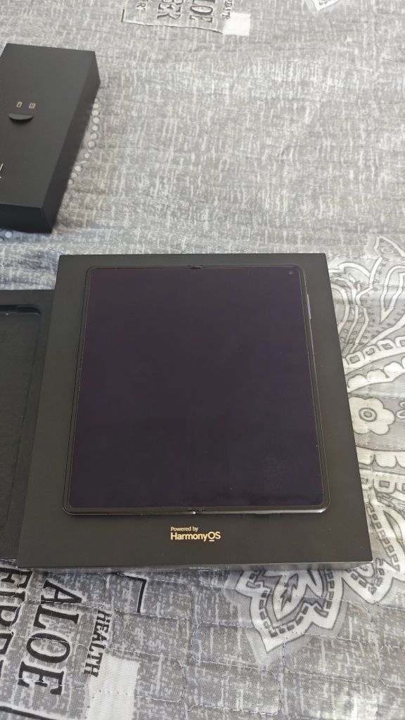 Huawei  Mate  X5