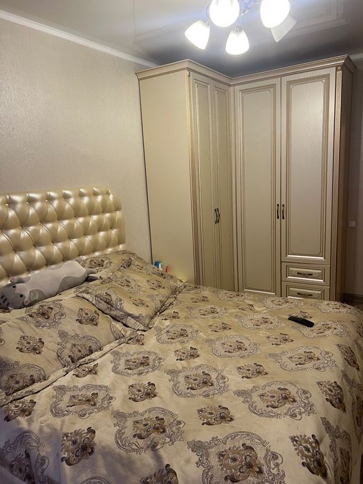 Продам спальный гарнитур