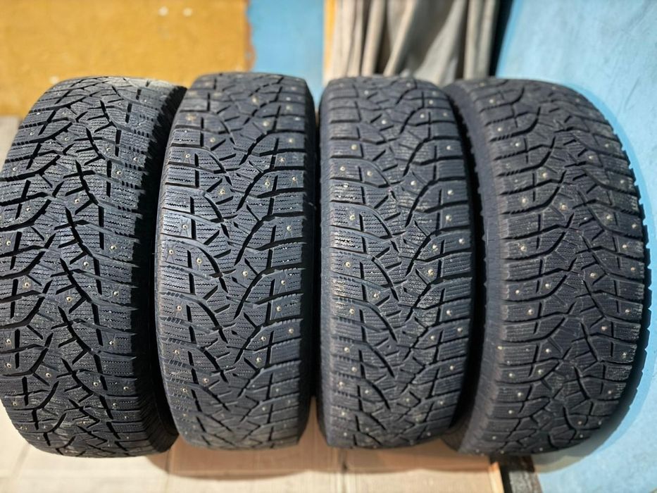 Продам покрышки Bridgestone Blizzak Spike-02