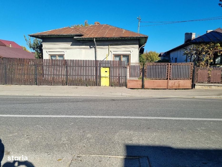 Vând casă Vălenii de Munte,  demolabila sau renovabila