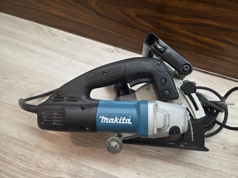 Masina de canelat Makita SG1251 , slituit