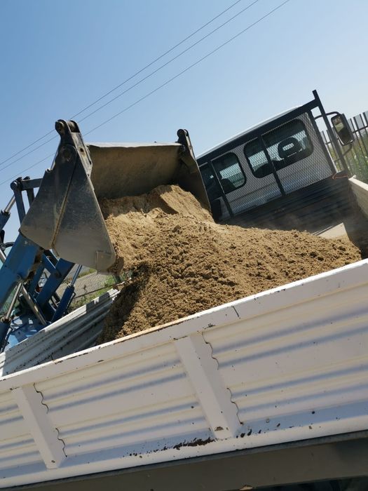 Balastru ,nisip, sort, pământ negru și galben, piatră concasată