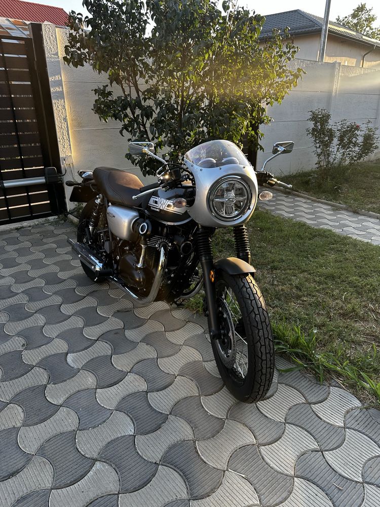 Kawasaki w800 cafe