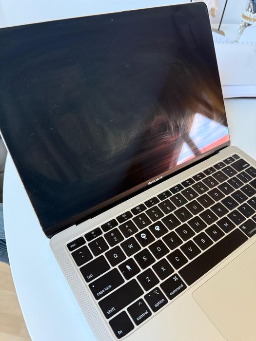 MacBook Air 13” (2019)
