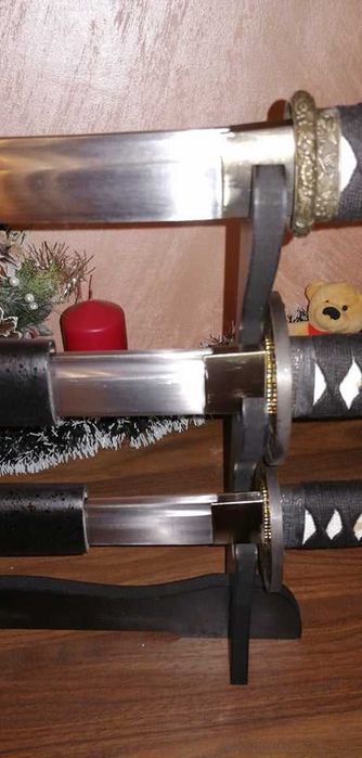 Комплект 3 броя луксозни японски самурайски мечове.