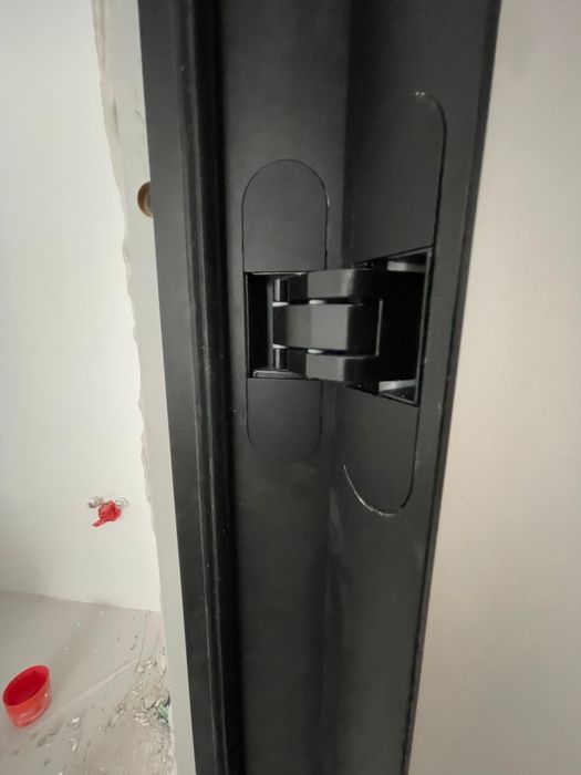 Установка скрытых дверей, врезка скрытых петель, скрытые двери