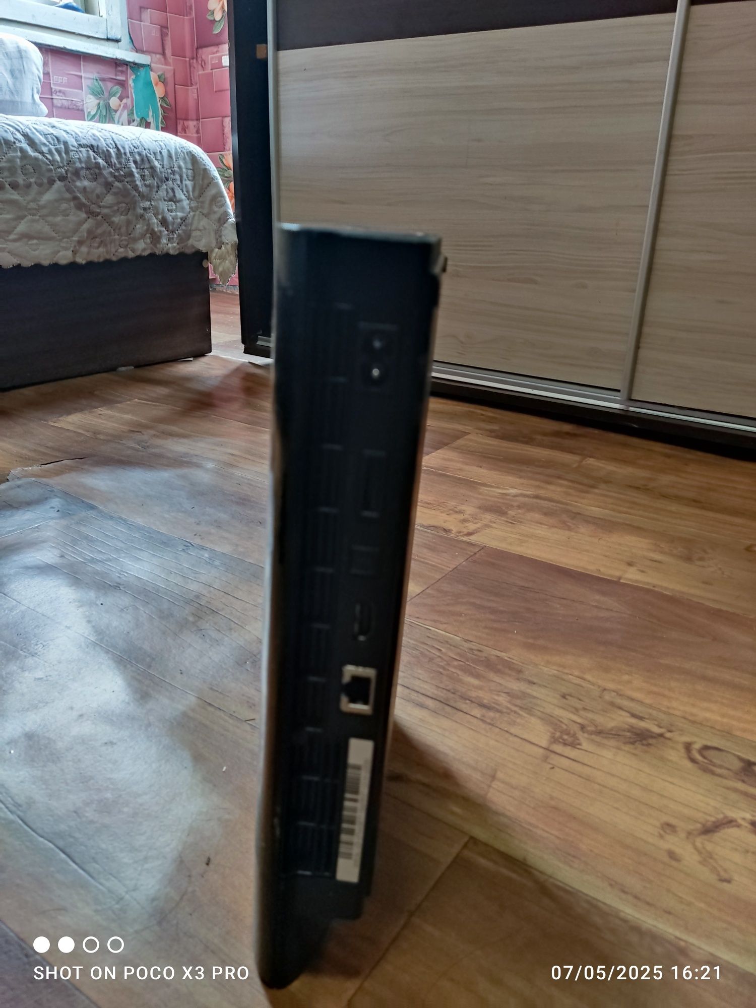 Playstation 3 почти неизползван, леко одран