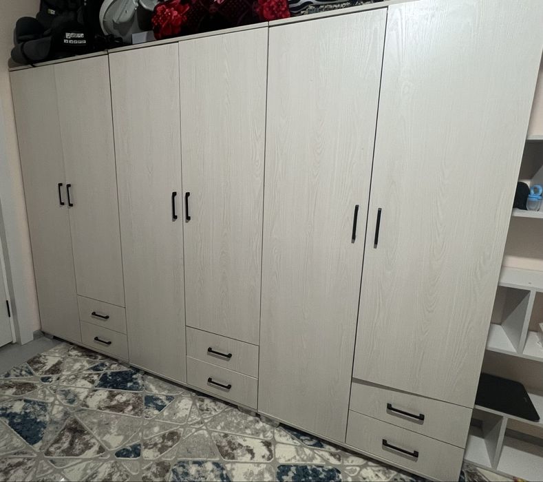 шкаф сотилади янги