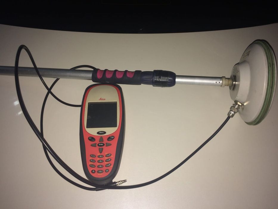 Продам GPS Leica