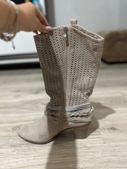 Каубойски дамски боти:уникални детайли,лек удобен ток,нови