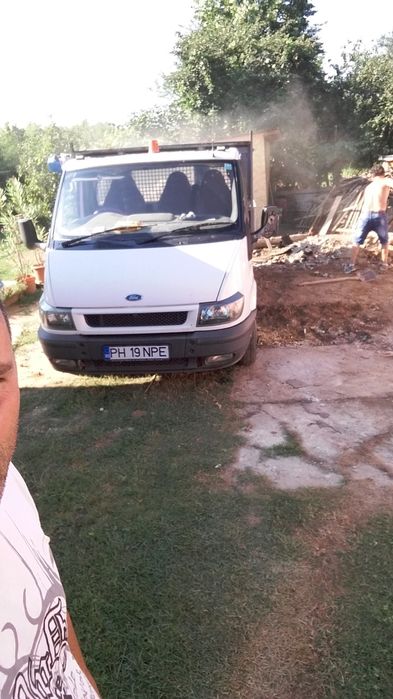 Ridic moloz mobilă veche resturi vegetale etc.