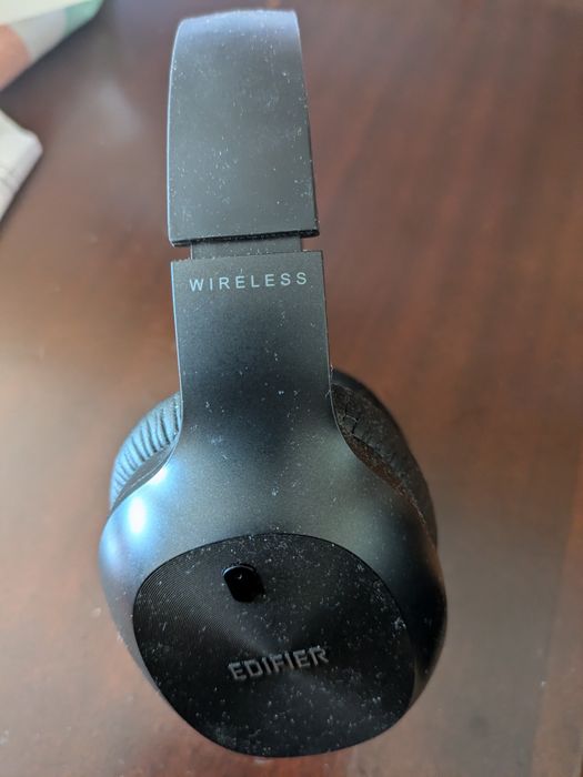 Продавам безжични слушалки Edifier W800BT Plus