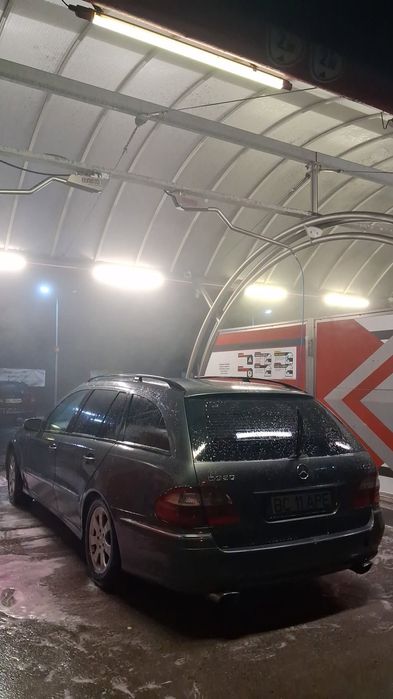 Vând AUTOUTILITARA N1 Mercedes W211