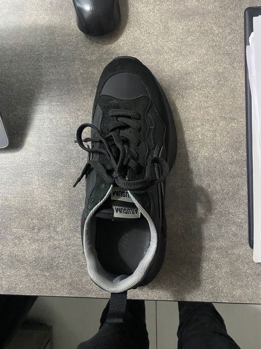 Кроссовки женские