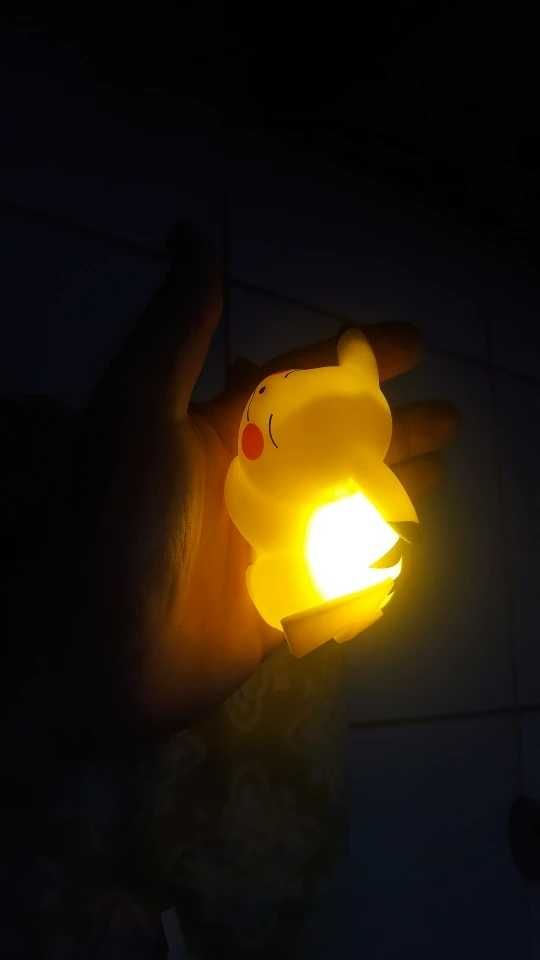 Pokemon Pikachu Lumina de Noapte