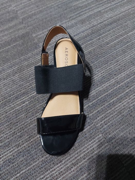 Sandale noi fara etichete