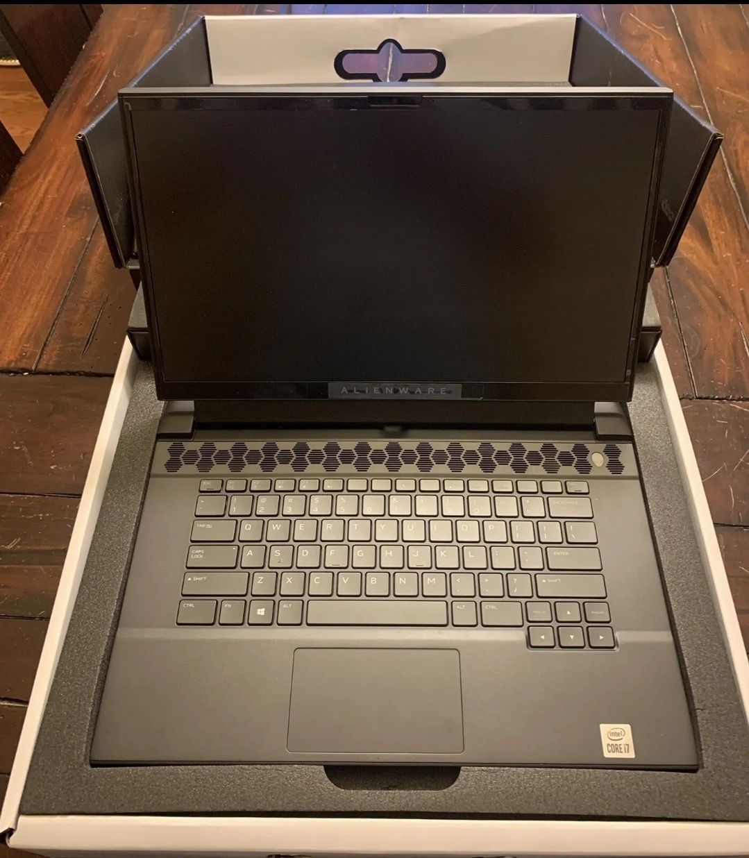 Продам ноутбук Alienware m15 R4, RTX3070