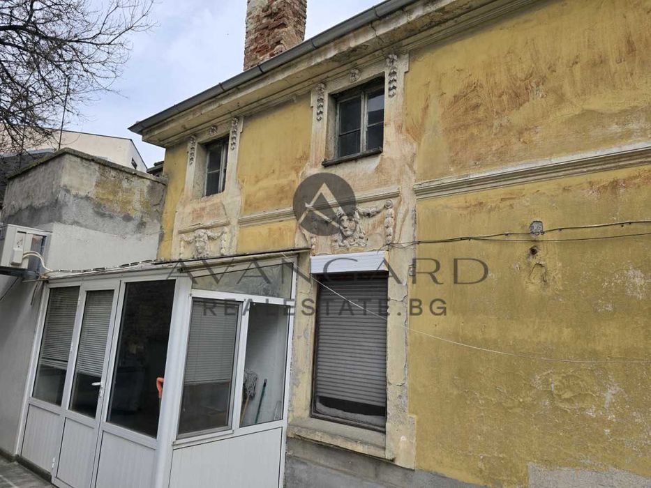оф.22875 Двуетажна къща с магазин/ Градската градина