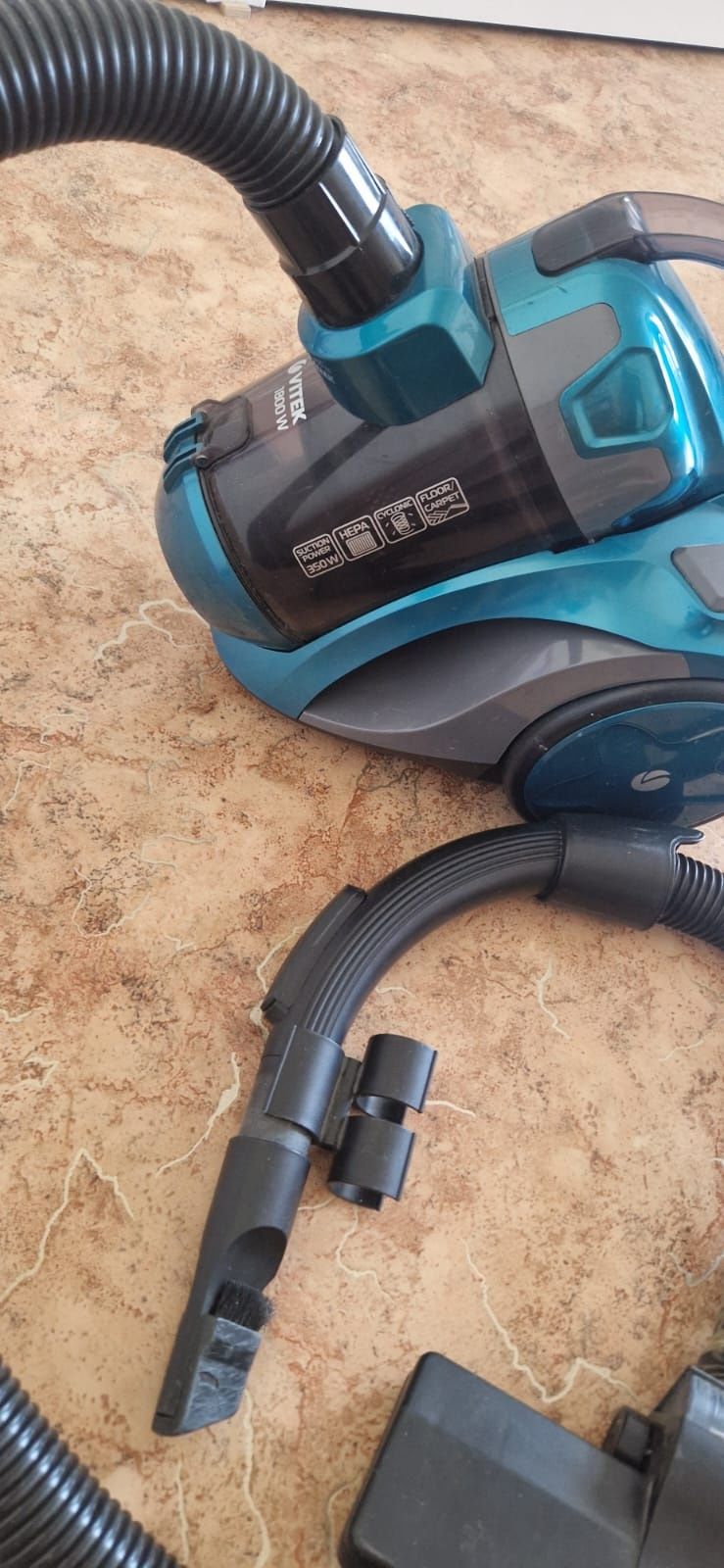 Продам пылесос VITEK 1800