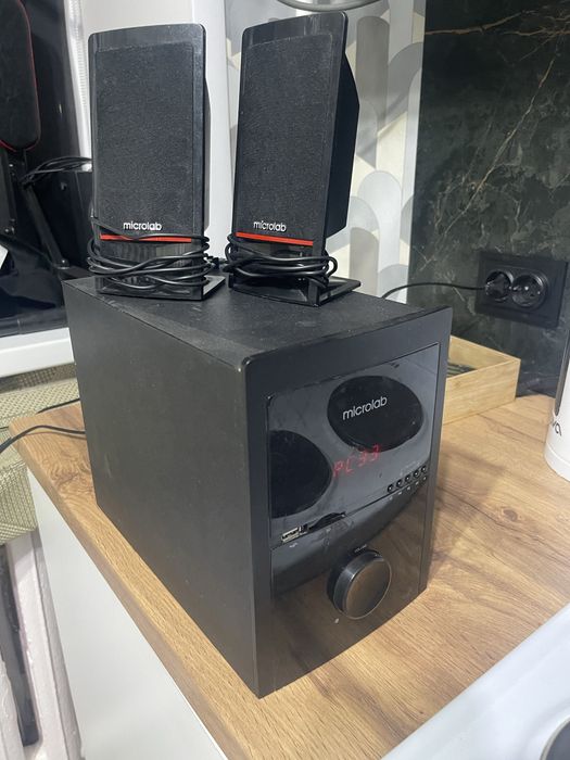 Музыкальный центр microlab в отличном состоянии
