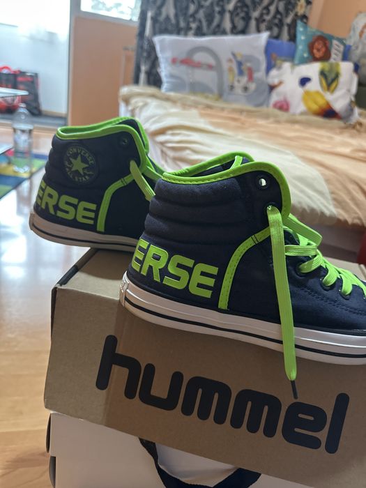 Tenisi converse marimea 41 noi si fara defecte