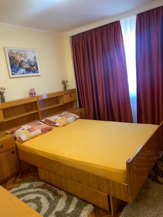 Inchiriez apartament central 4 camere