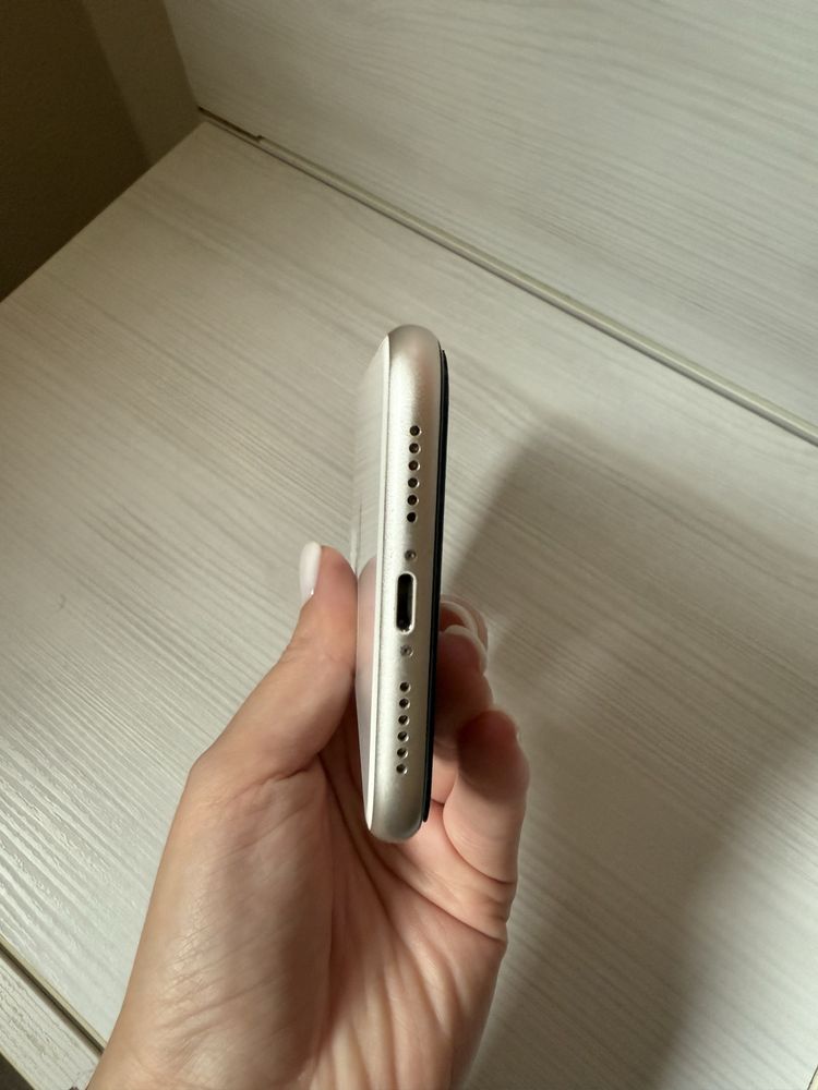 Телефон iPhone 11 128GB