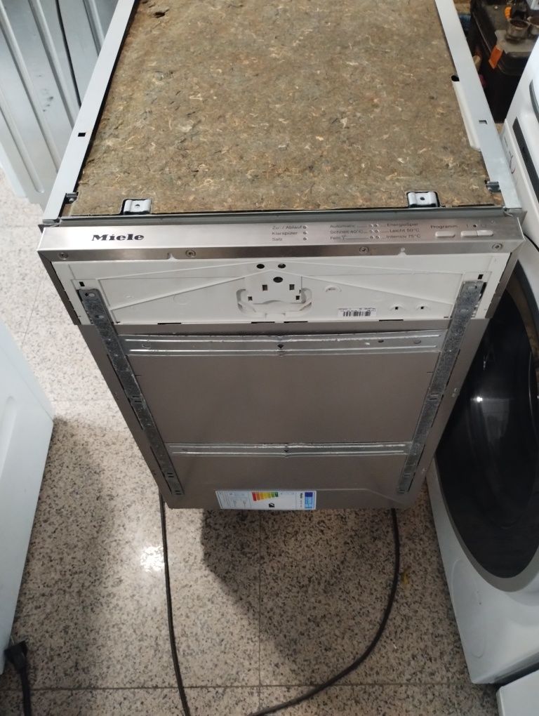 Съдомиялна MIELE 45 см Пълно Вграждане