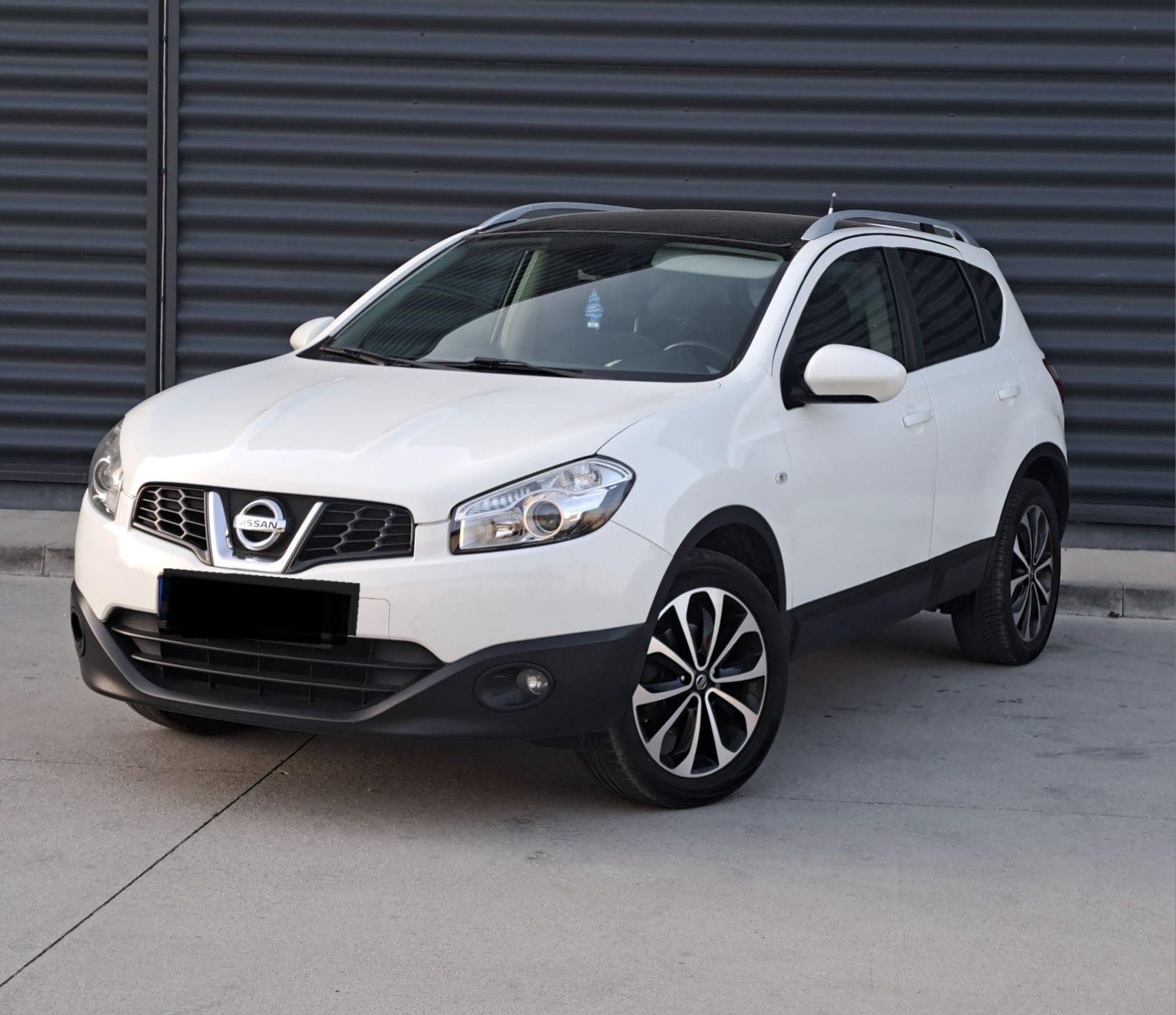 Nissan Qashqai 1.6•2011•PANORAMIC •Tekna