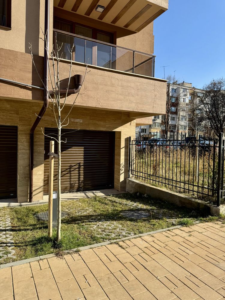 2 бр гаражи Двойни гаражи