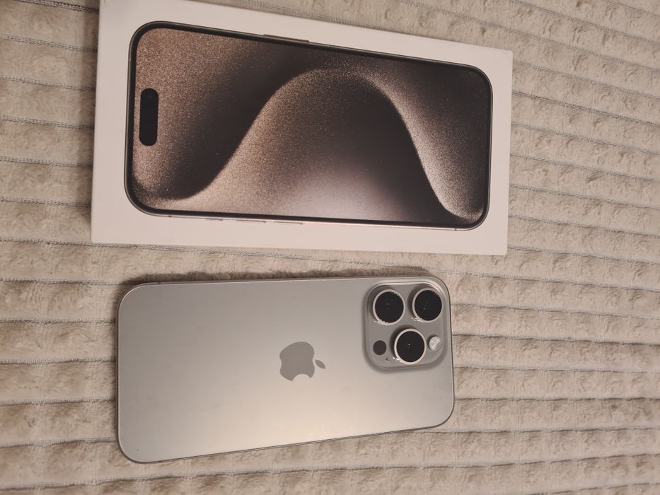 IPHONE 15 PRO 256GB + accesorii