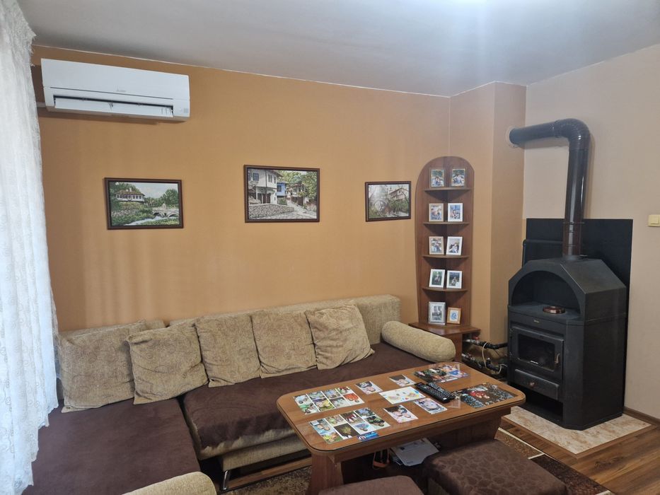 Продавам тристаен апартамент в Пловдив !