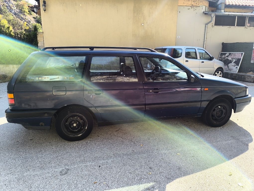 VW PASSAT B3 1.8 90 к.с  1993