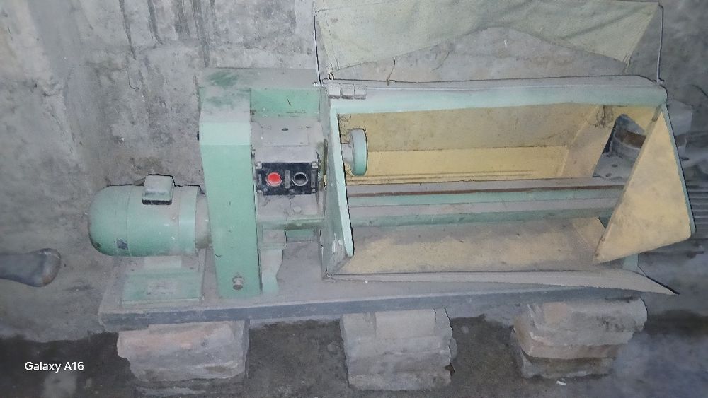 СТАНОК кубба чикарадиган СССР да ишлаб чикарилган.