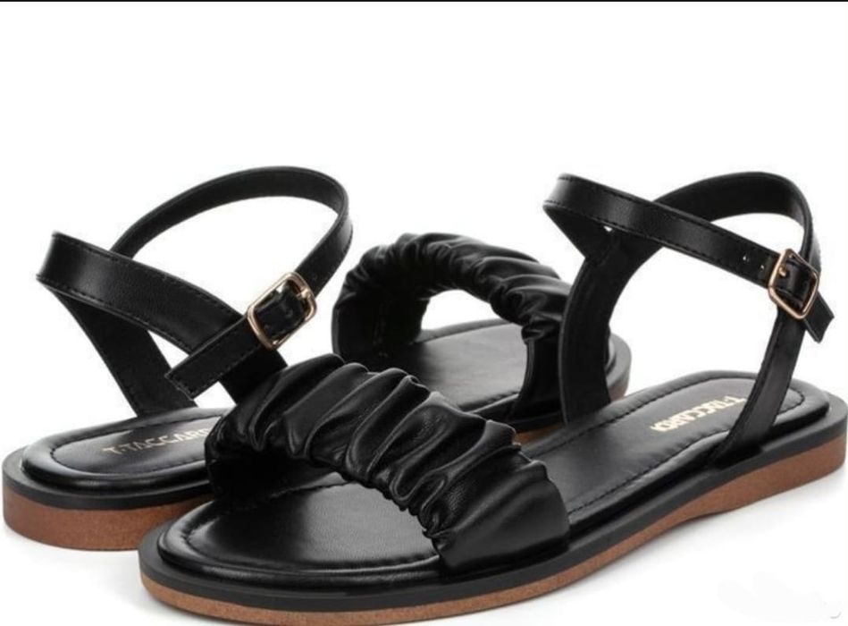 Босоножки новые .