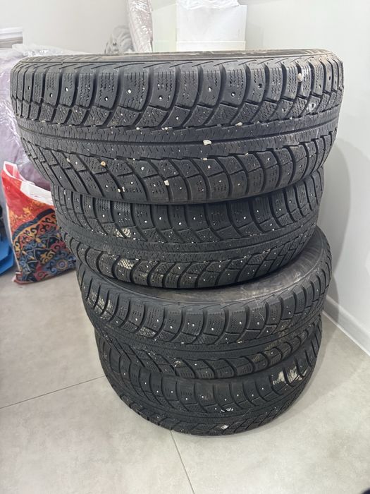 Продам Зимнюю резину Р15