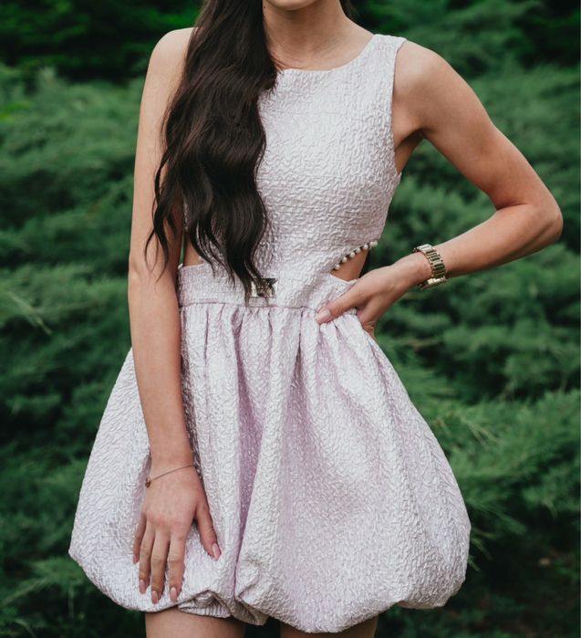 Розова рокля Junona