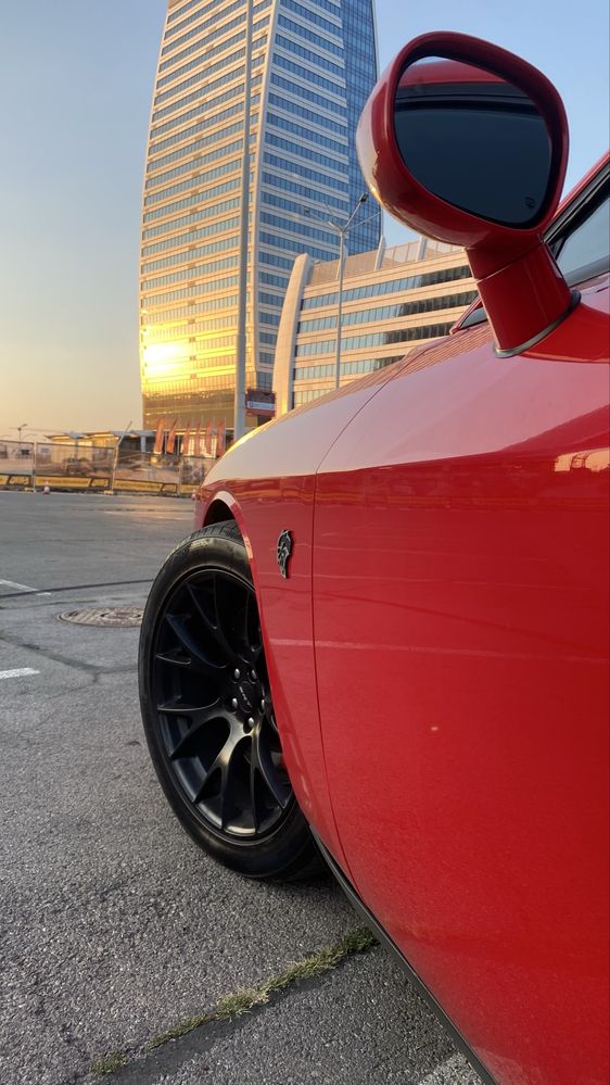 Dodge Challenger SRT Hellcat 6.2L HEMI