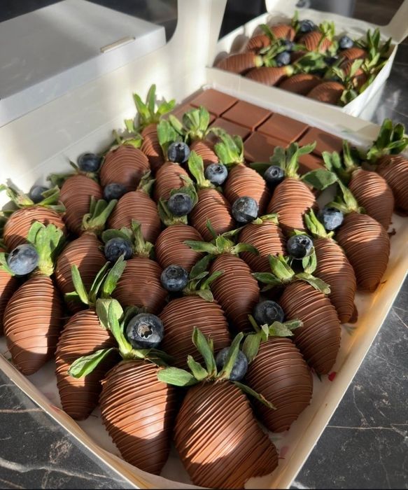 Клубника в шоколаде Дубайский шоколад