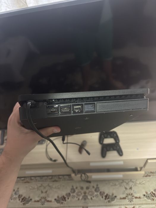 PlayStation 4 slim
