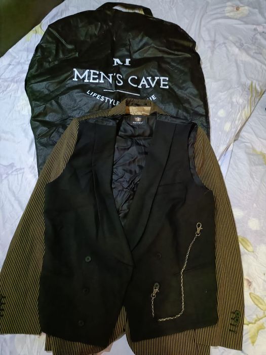 Men’s Cave Sacou si Vesta