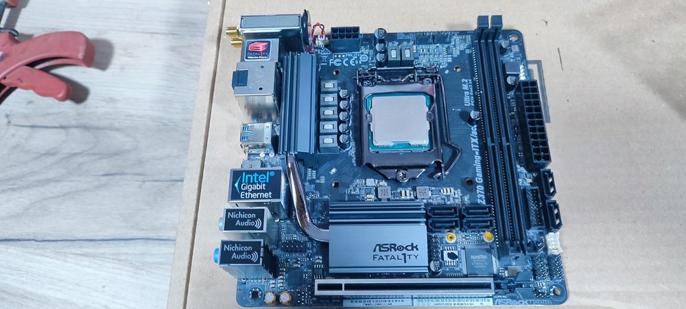 Kit gaming Fatal1ty Z370 Gaming-ITX/ac i7 9700kf